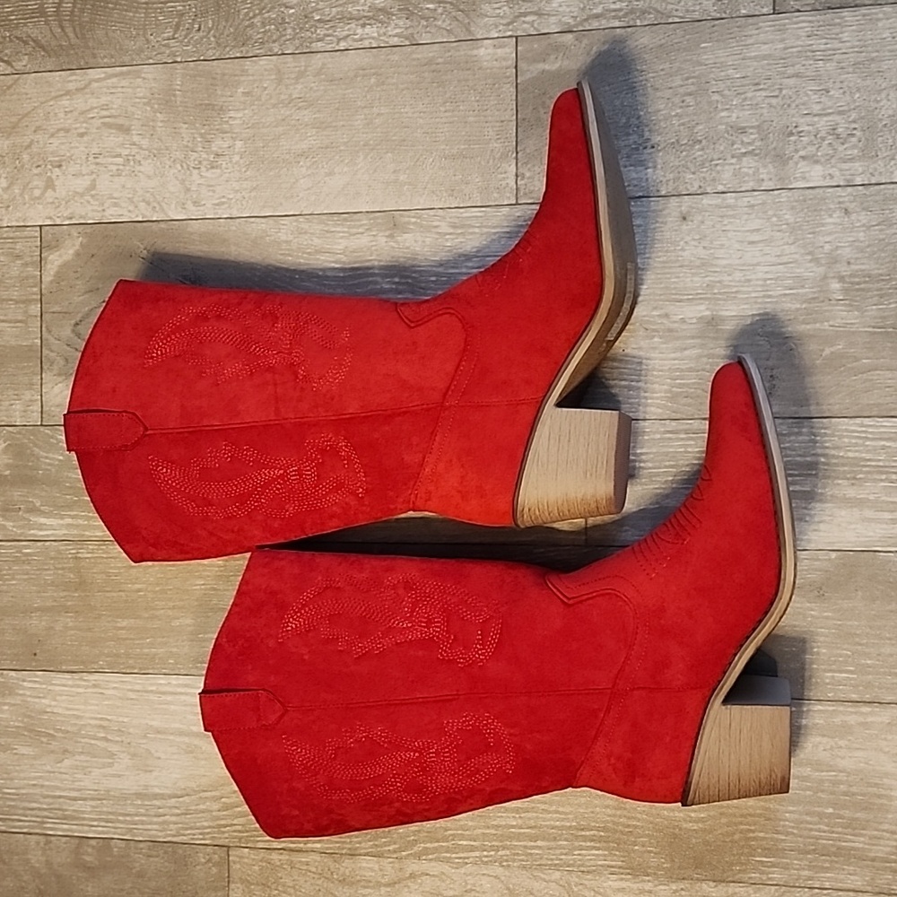 *NEW* Red boots